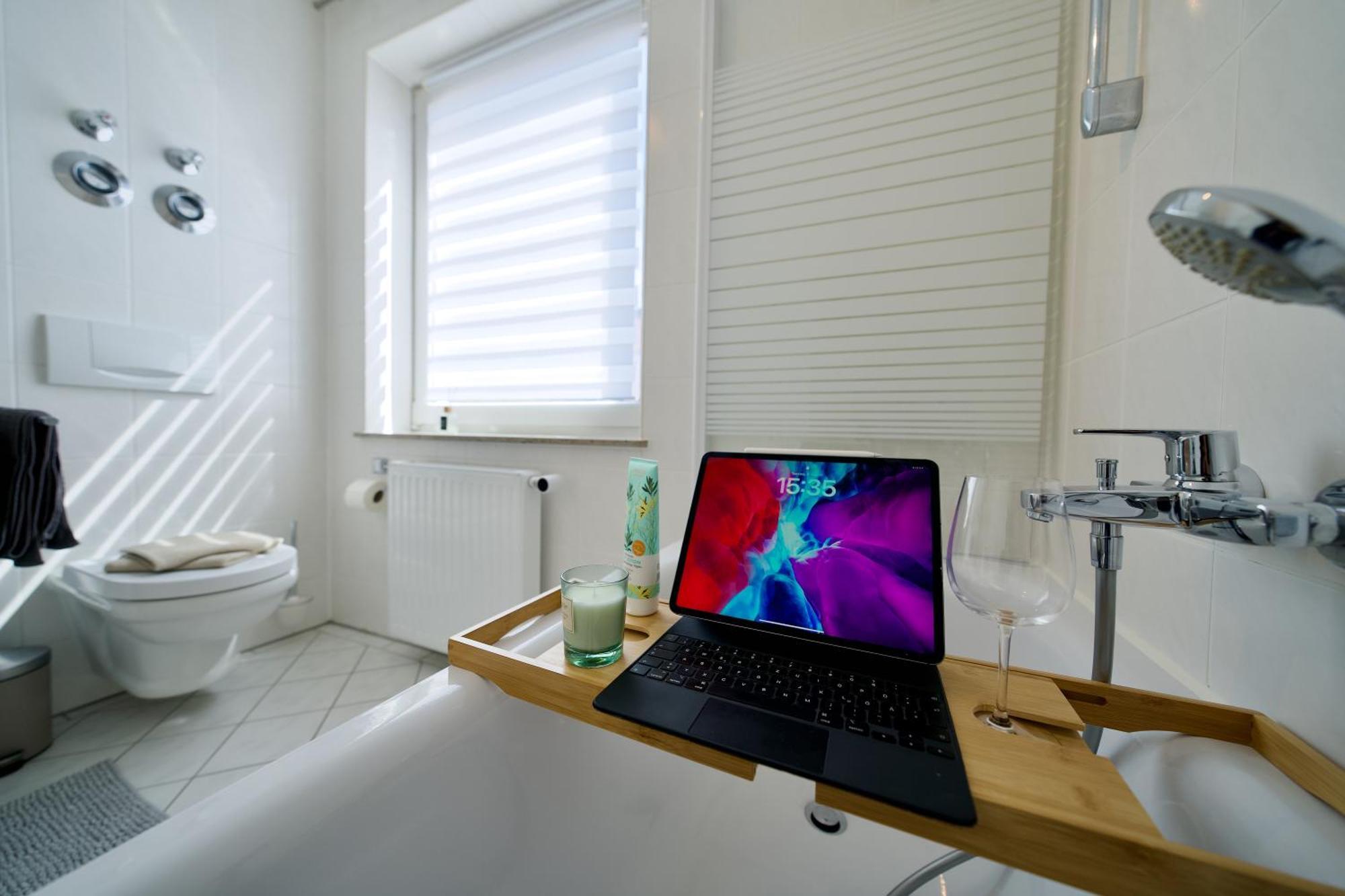 Appartement Edler Wohnraum Schwanenteich-Oase Mit Balkon, Kaffeevollautomat, Lift & Parkplatz à Zwickau Extérieur photo