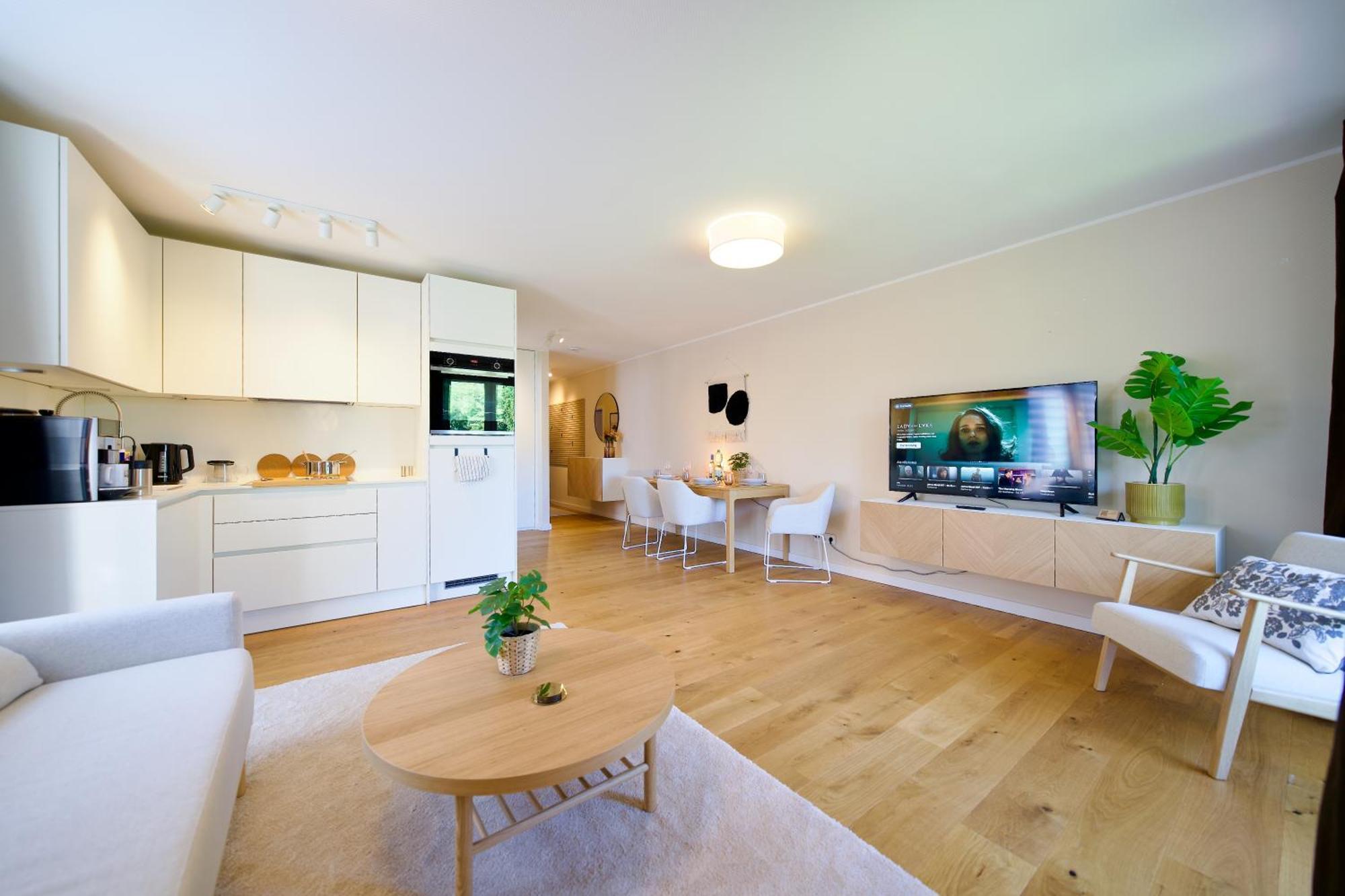 Appartement Edler Wohnraum Schwanenteich-Oase Mit Balkon, Kaffeevollautomat, Lift & Parkplatz à Zwickau Extérieur photo
